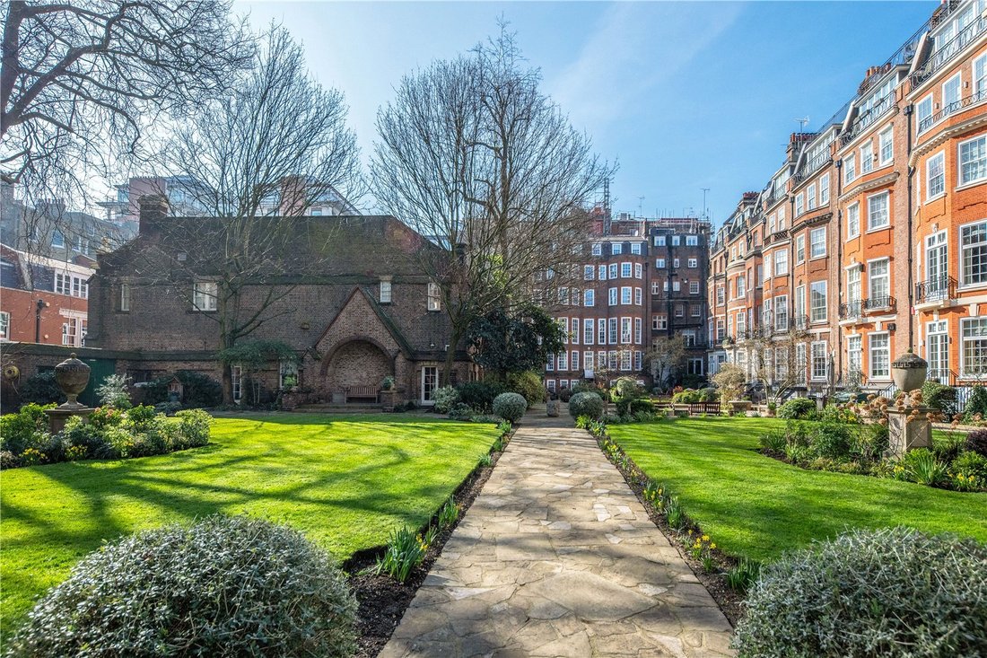 Apartment in Mayfair, Westminster, England 1 - 15322096