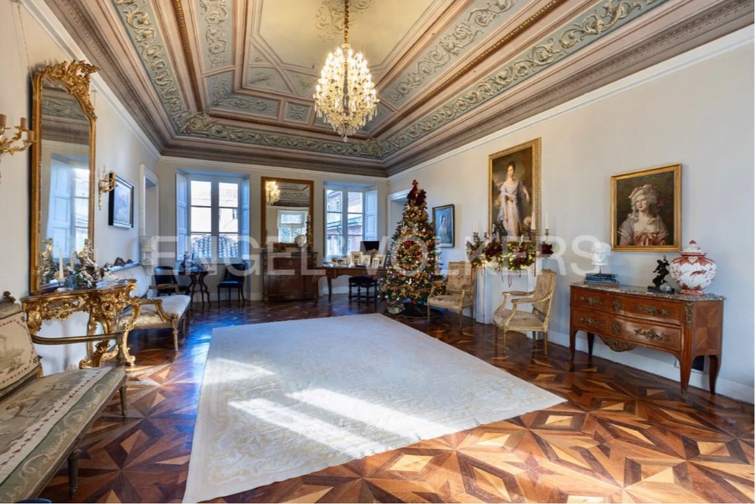 Poirino’s Crown: A Neoclassical Masterpiece Woven with Savoy Splendor