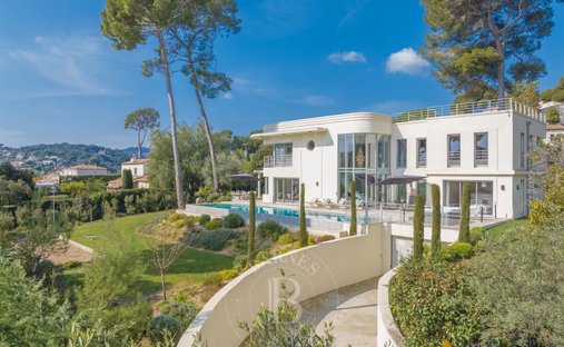 Villa in Fontmerle, Antibes, France 1