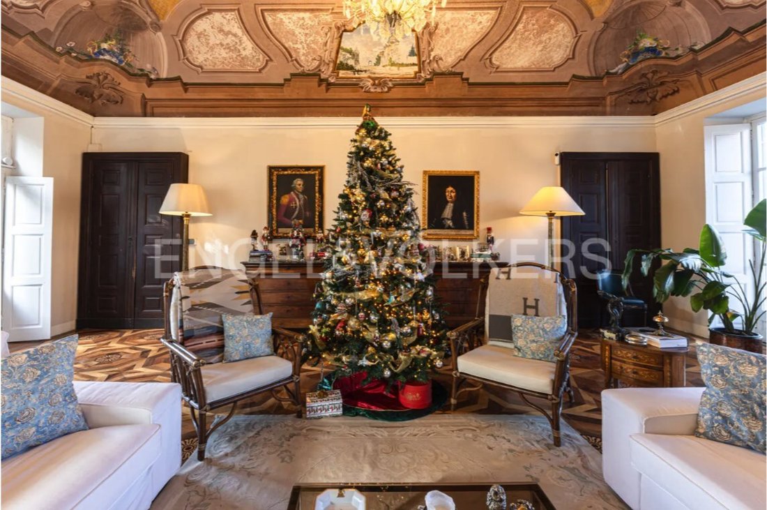 Poirino’s Crown: A Neoclassical Masterpiece Woven with Savoy Splendor - 5