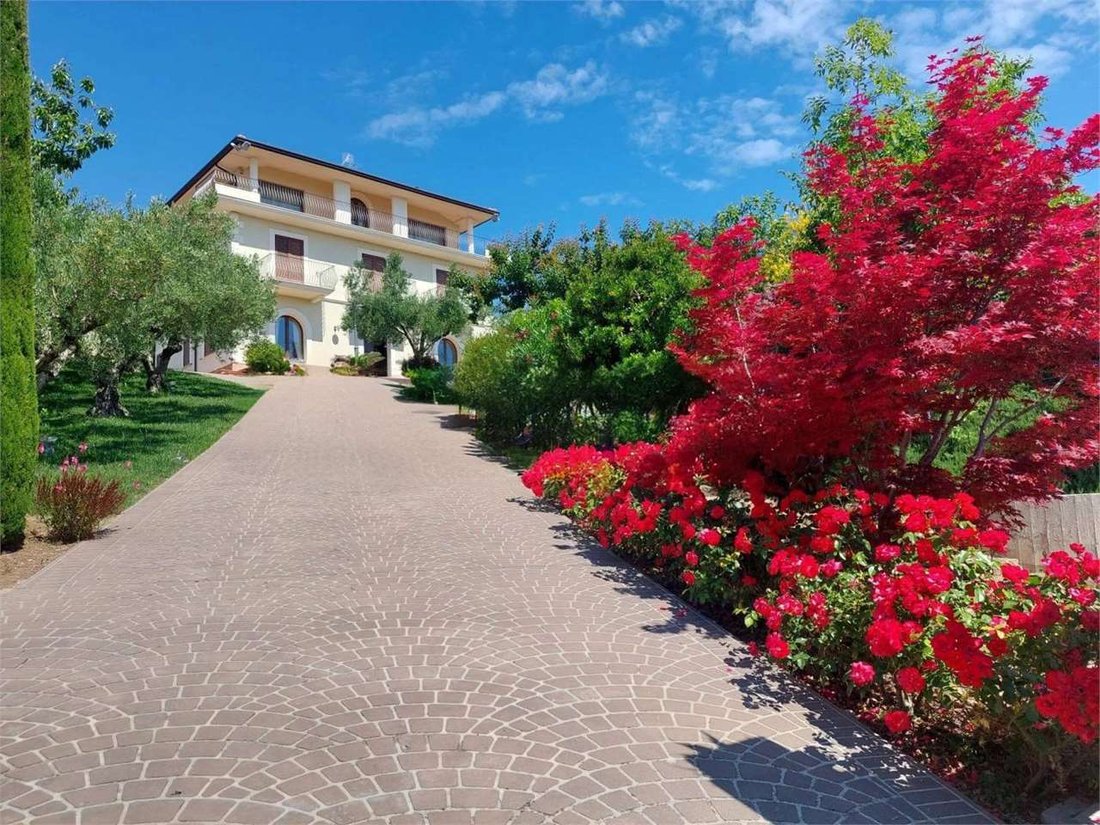 Villa in Fossacesia, Abruzzo, Italy 2 - 15322207