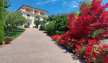 Villa in Fossacesia, Abruzzo, Italy 1
