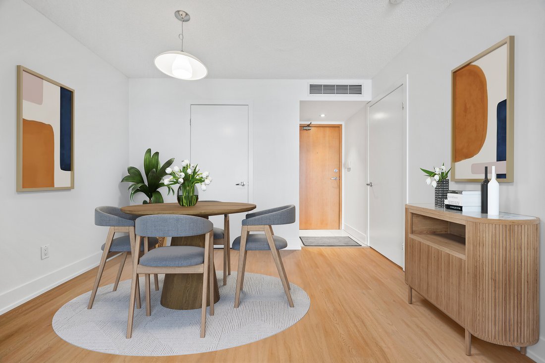Condo in Toronto, Ontario, Canada 2 - 15323824