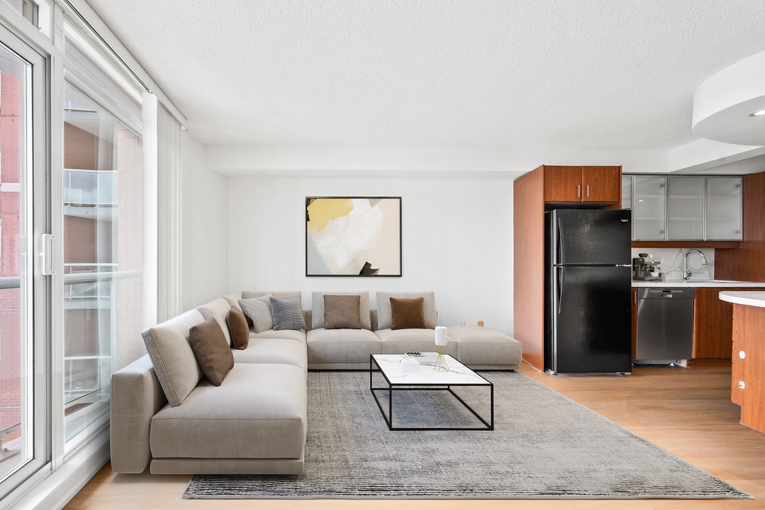 Condo in Toronto, Ontario, Canada 1 - 15323824