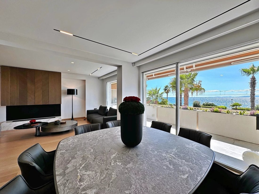 Apartment in Palaio Faliro, Decentralized Administration of Attica, Greece 1 - 14725665