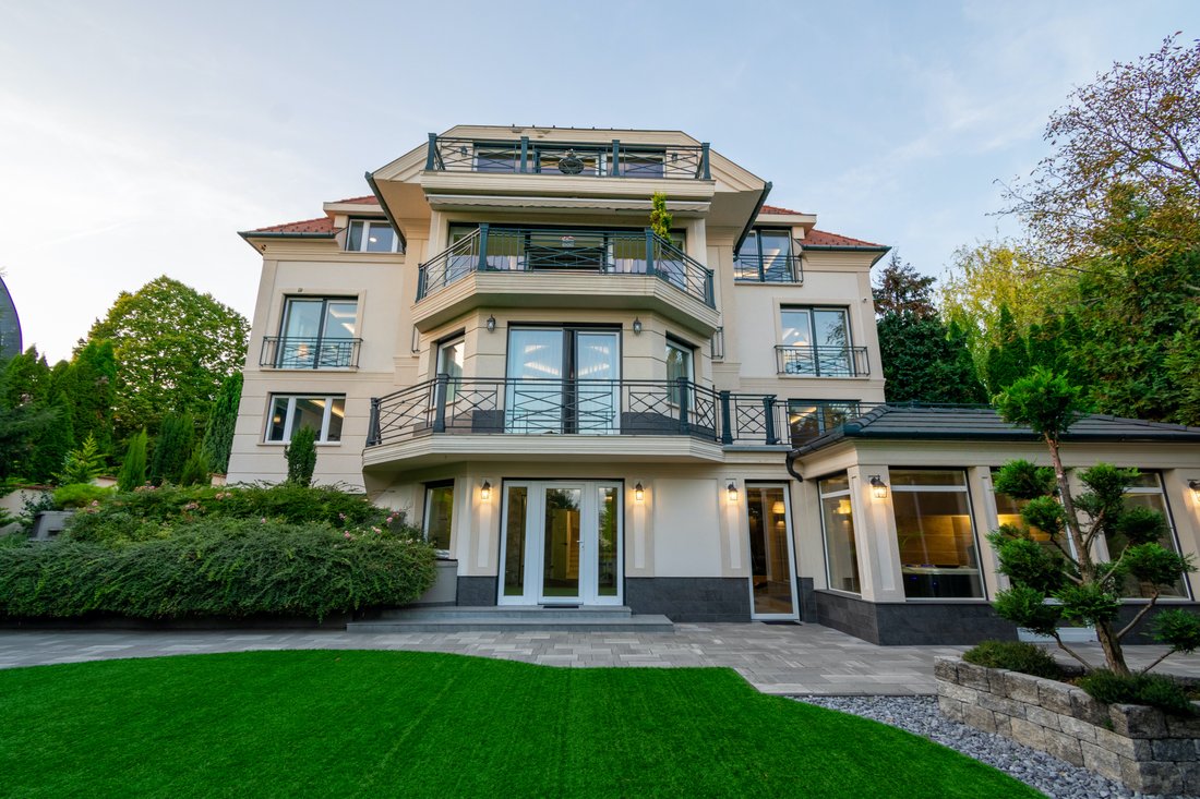 Villa in Budapest, Hungary 3 - 15325950