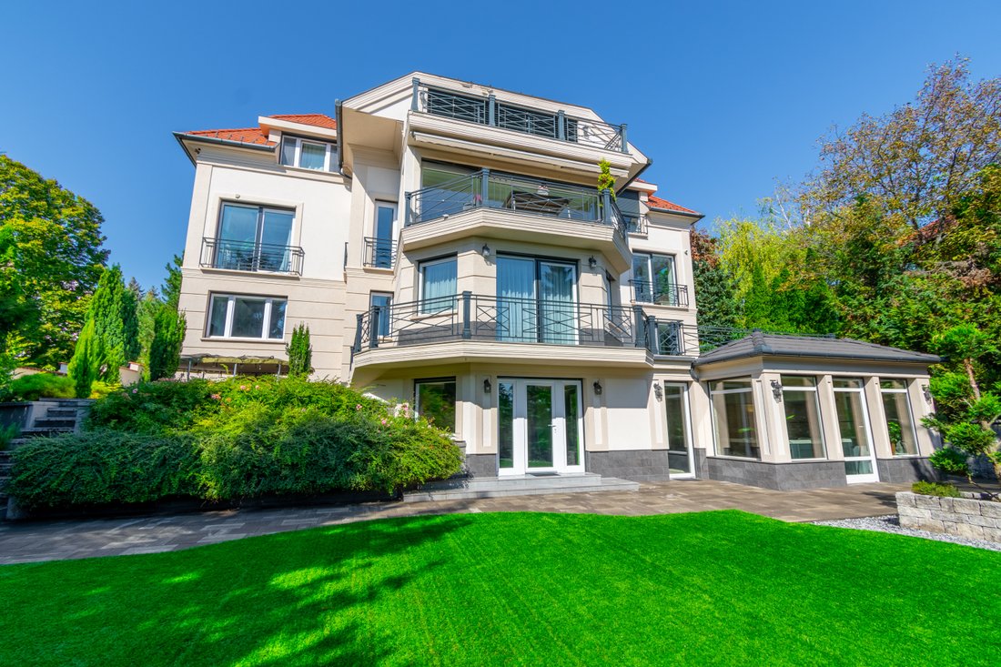 Villa in Budapest, Hungary 2 - 15325950