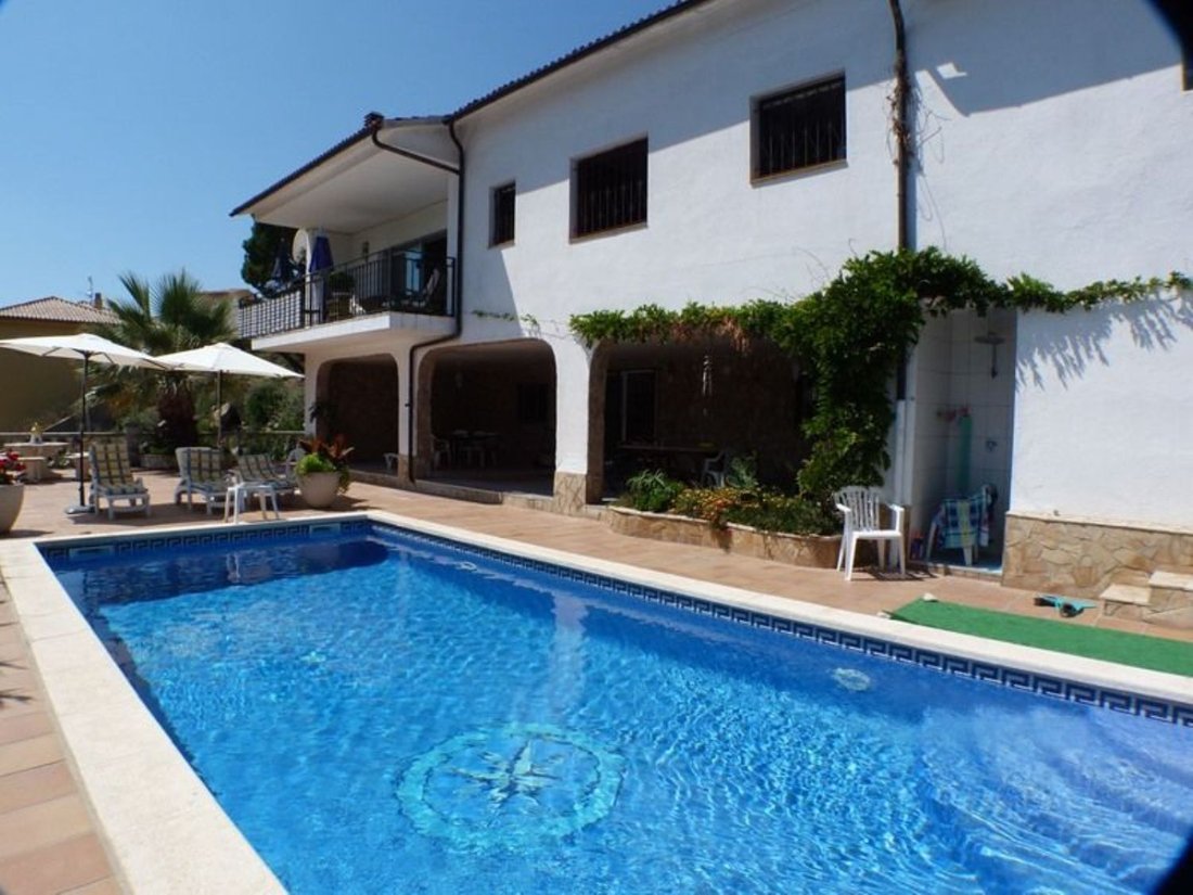Villa in Lloret de Mar, Catalonia, Spain 2 - 15325028