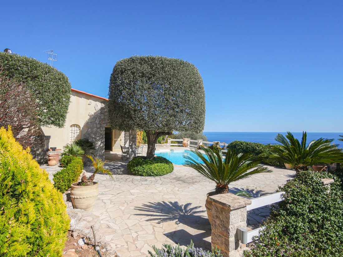 Villa in La Turbie, Provence-Alpes-Côte d'Azur, France 1 - 15267386