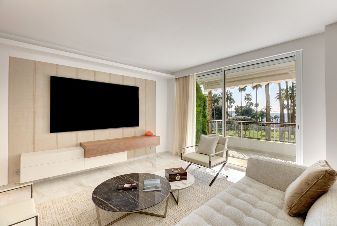 Apartment in Saint Nicolas, Cannes, France 2 - 15324669