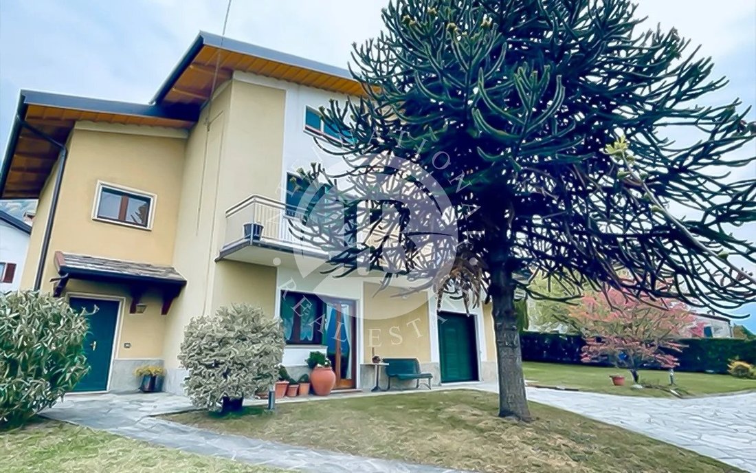 Villa in Dubino, Lombardy, Italy 3 - 15325664