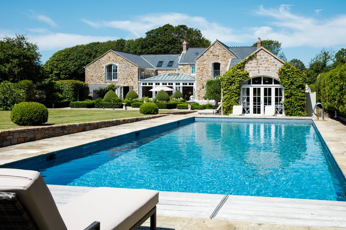 Villa in Jersey, Jersey 1 - 15326402