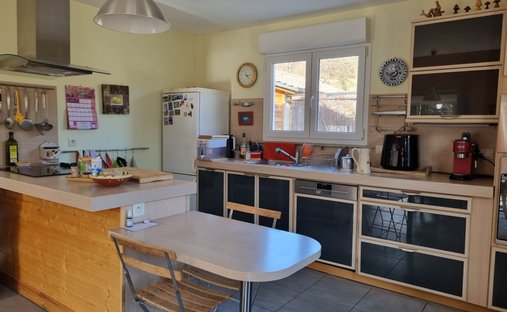 Castle for Sale in Sisteron, Provence-Alpes-Côte d'Azur, France