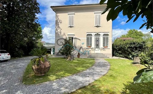 Villa a Santissima Annunziata, Lucca, Italia 1