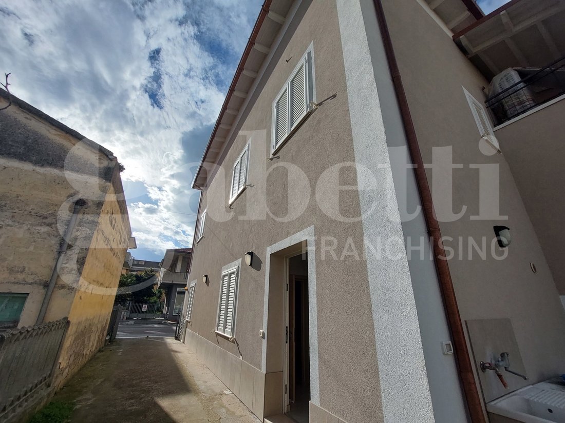 Casa Indipendente Viale Vittoria, 205 In Alba Adriatica, Abruzzo, Italy ...