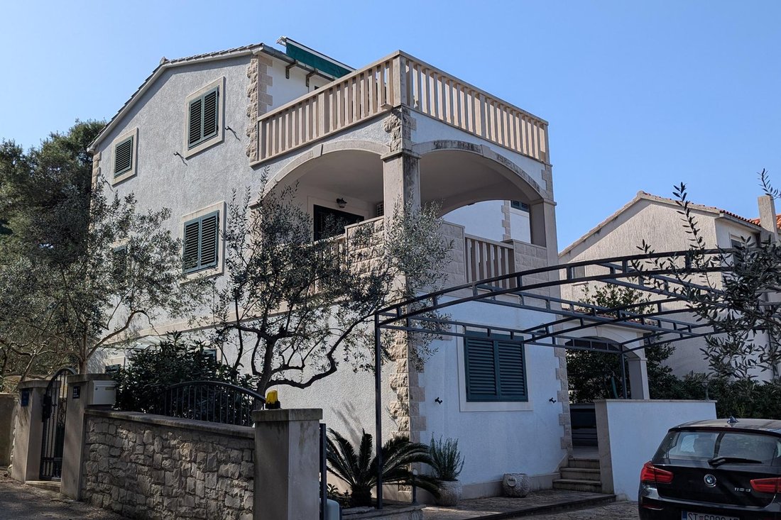 Brač, Supetar, A House With A Total Area Of 372 M² Located In Supetar ...