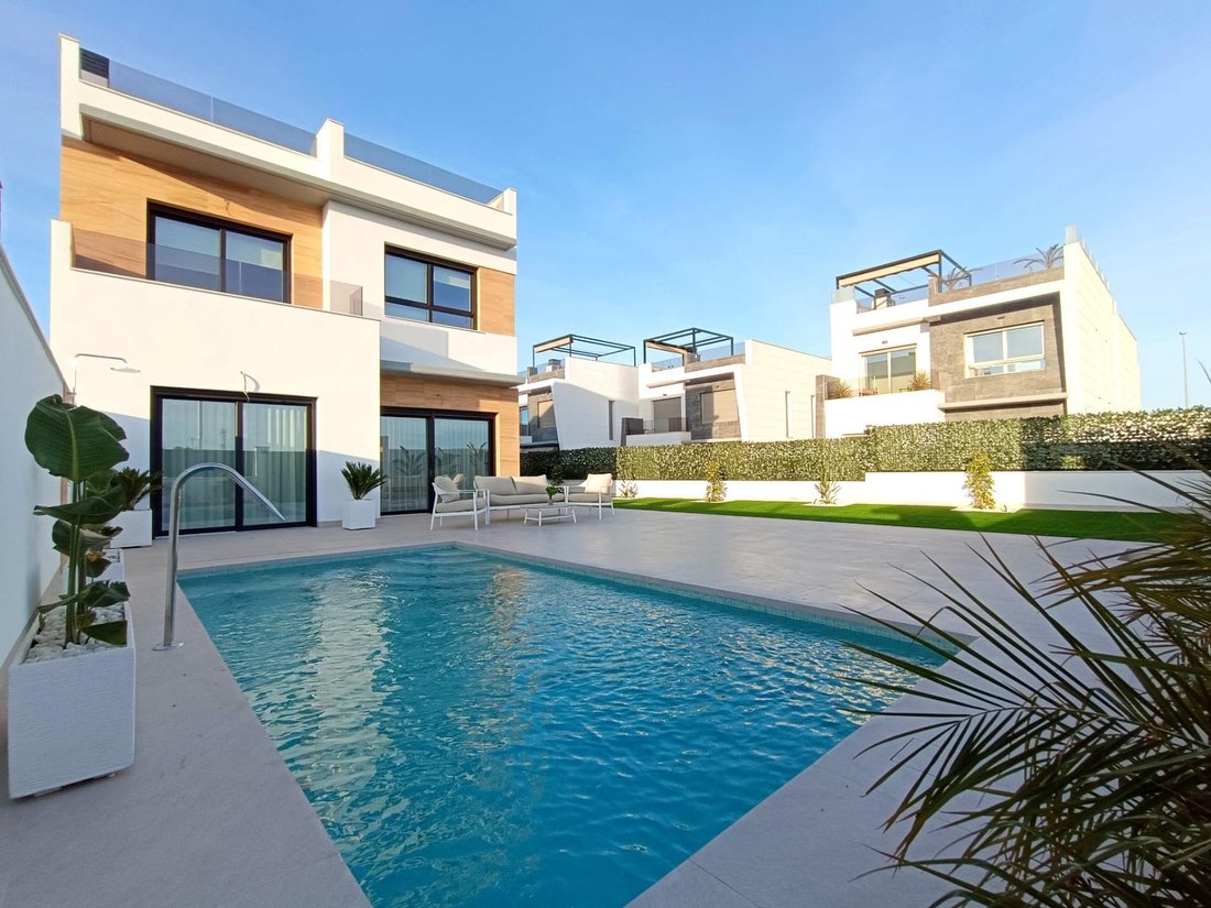 Villa in Benijofar, Valencian Community, Spain 1 - 15328147