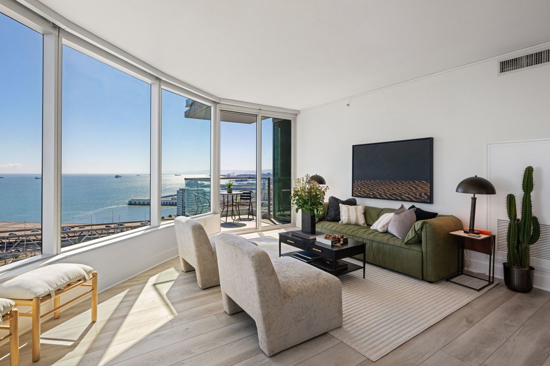 Bridge & Bay View Pied A Terre In San Francisco, California, United ... - High End Luxury Ocean View Condos In San Francisco