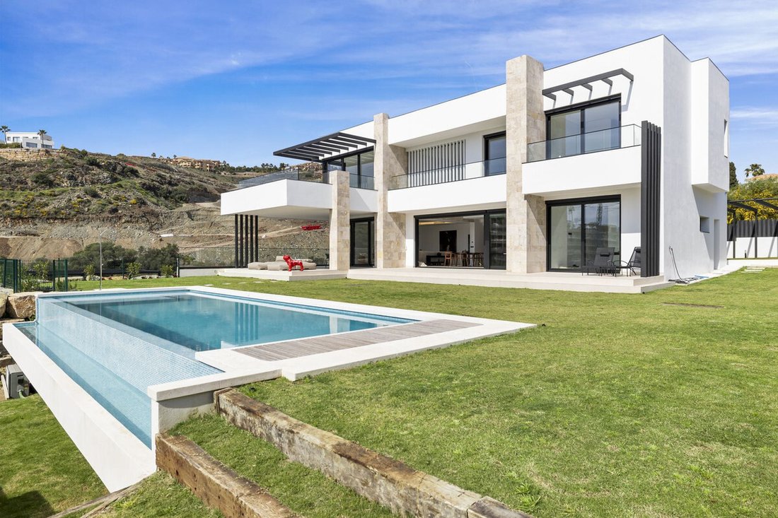 Villa in Benahavis, Andalusia, Spain 1 - 15328779