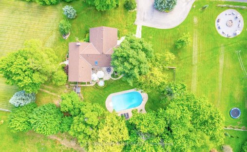 House in Burlington, Ontario, Canada 1