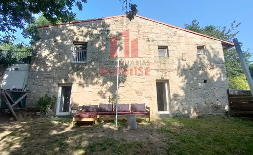 Country House in Trandeiras, Spain 1