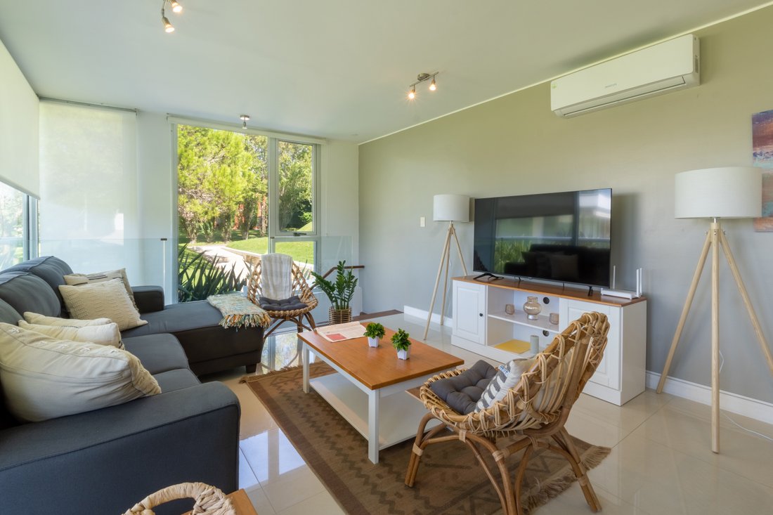 Apartment in Punta del Este, Maldonado Department, Uruguay 2 - 15328251