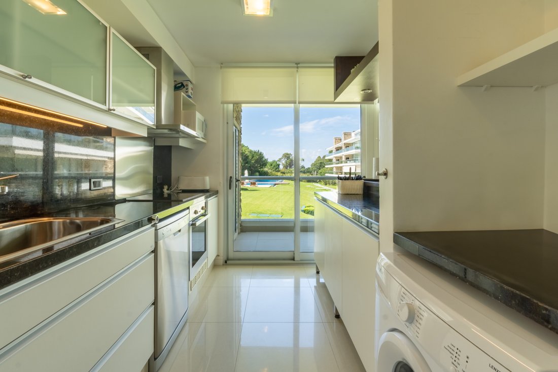Apartment in Punta del Este, Maldonado Department, Uruguay 4 - 15328251