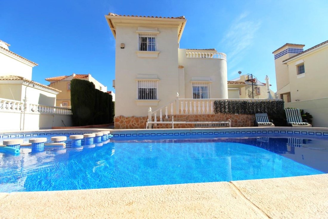 La Zenia Villa In La Zenia, Valencian Community, Spain For Sale (15331483)