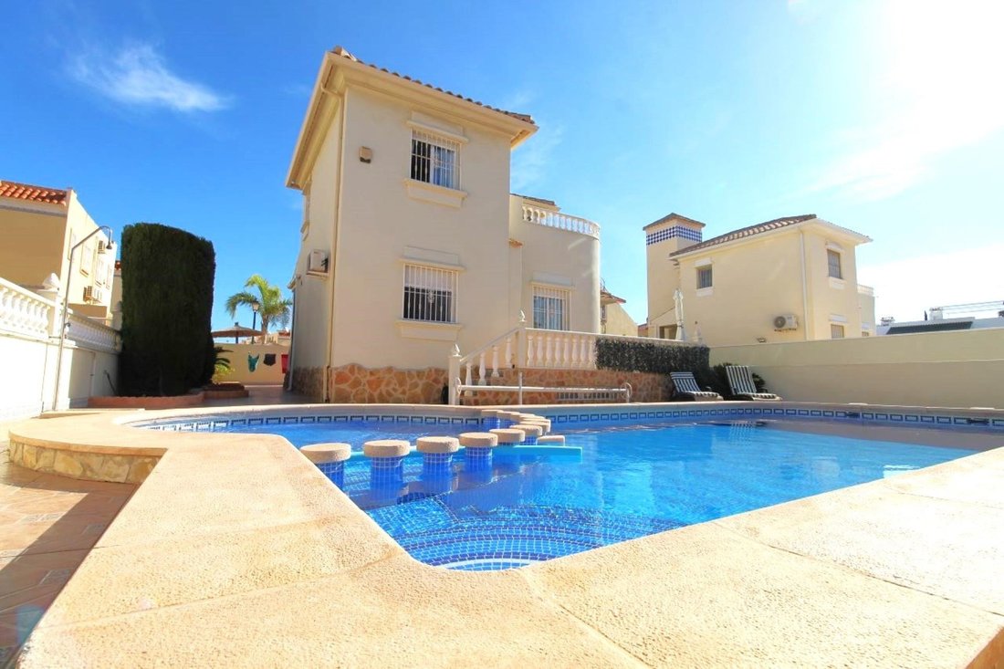 La Zenia Villa In La Zenia, Valencian Community, Spain For Sale (15331483)