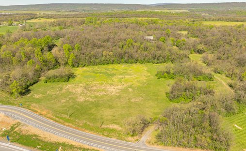 Land in Bunker Hill, West Virginia, United States 1