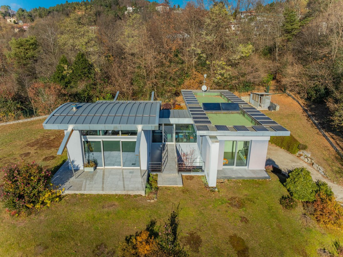 Villa in Luino, Lombardy, Italy 1 - 15332503