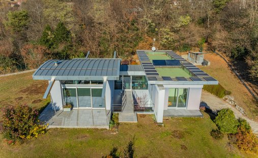 Villa in Luino, Lombardy, Italy 1