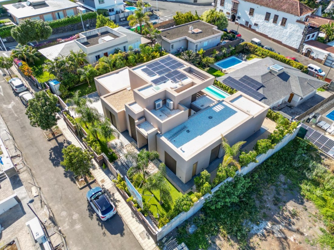 Villa in Puerto de la Cruz, Canary Islands, Spain 2 - 15330783