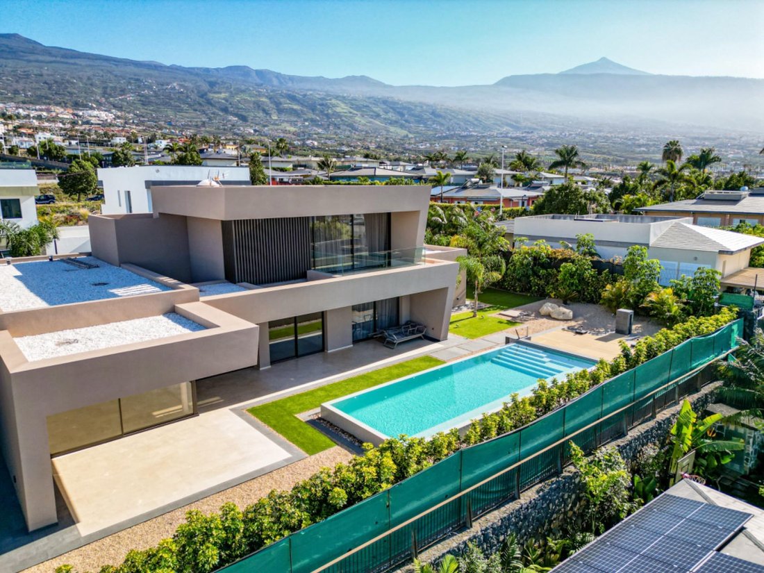 Villa in Puerto de la Cruz, Canary Islands, Spain 1 - 15330783