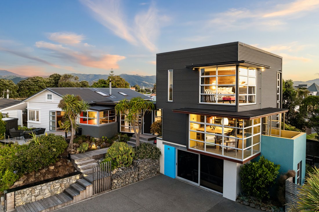 Paraparaumu, Wellington, New Zealand 1 - 15330689