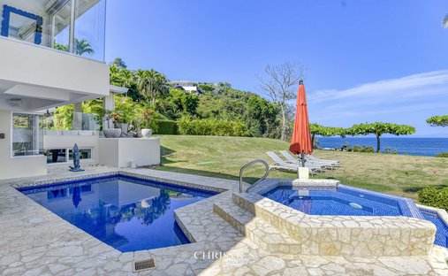 House in Playa Herradura, Puntarenas Province, Costa Rica 1