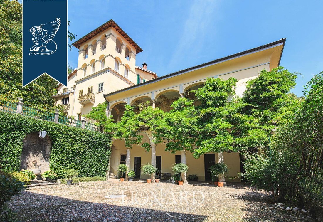 Villa in Castello Cabiaglio, Lombardy, Italy 1 - 15338295