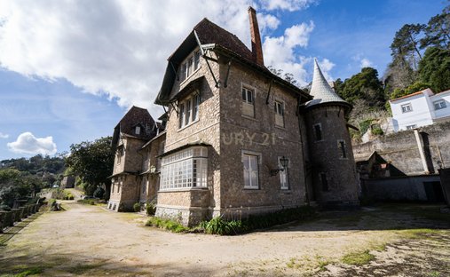 Chateau in Sintra, Lisbon, Portugal 1
