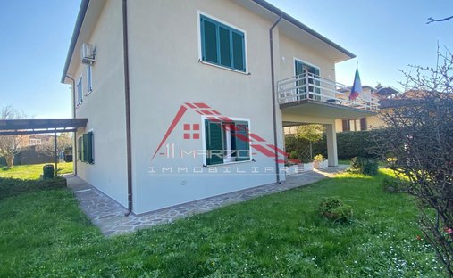 Villa in Pontasserchio, Tuscany, Italy 1