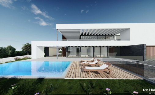Villa in Praia da Luz, Algarve, Portugal 1