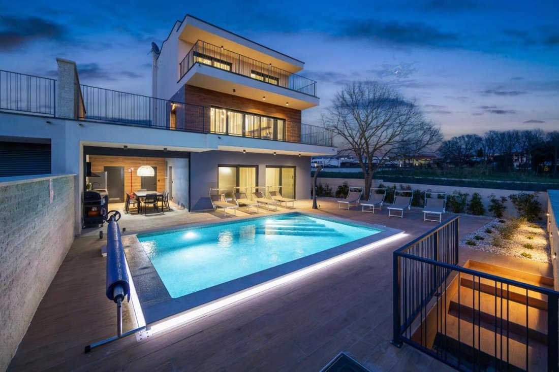 Villa in Banjole, Istria County, Croatia 1 - 15338628