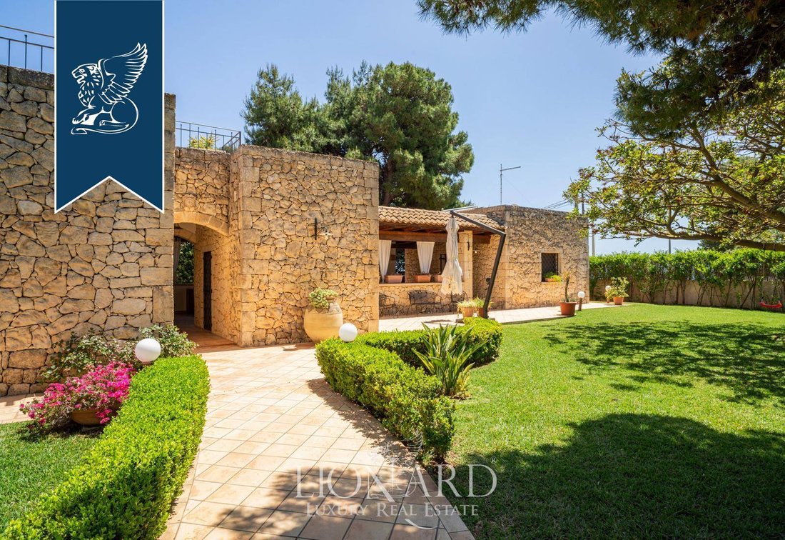 Villa in Fontane Bianche, Sicily, Italy 1 - 13180365