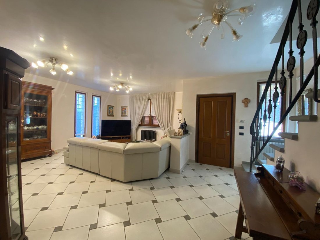 Villa in Poggio a Caiano, Tuscany, Italy 2 - 15337245
