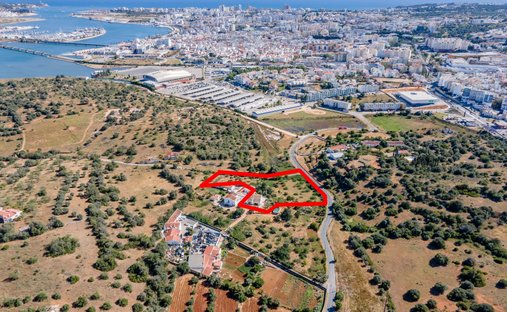 Land in Portimao, Algarve, Portugal 1