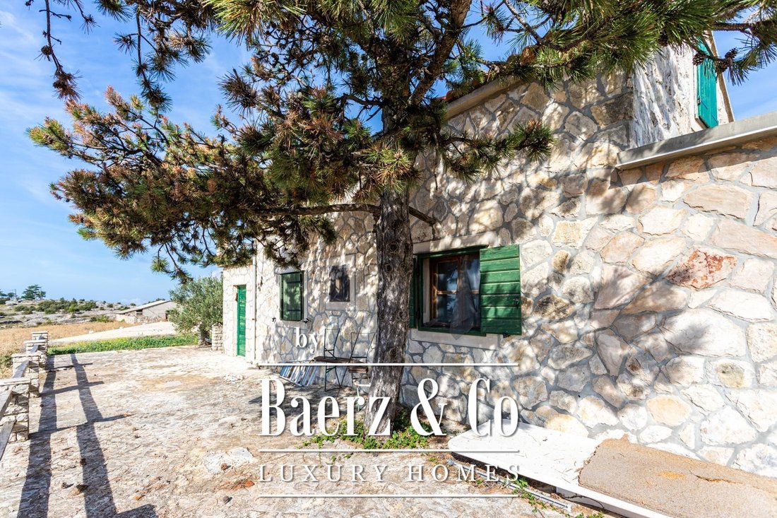 Townhouse in Selca kod Starog Grada, Split-Dalmatia County, Croatia 3 - 14225008