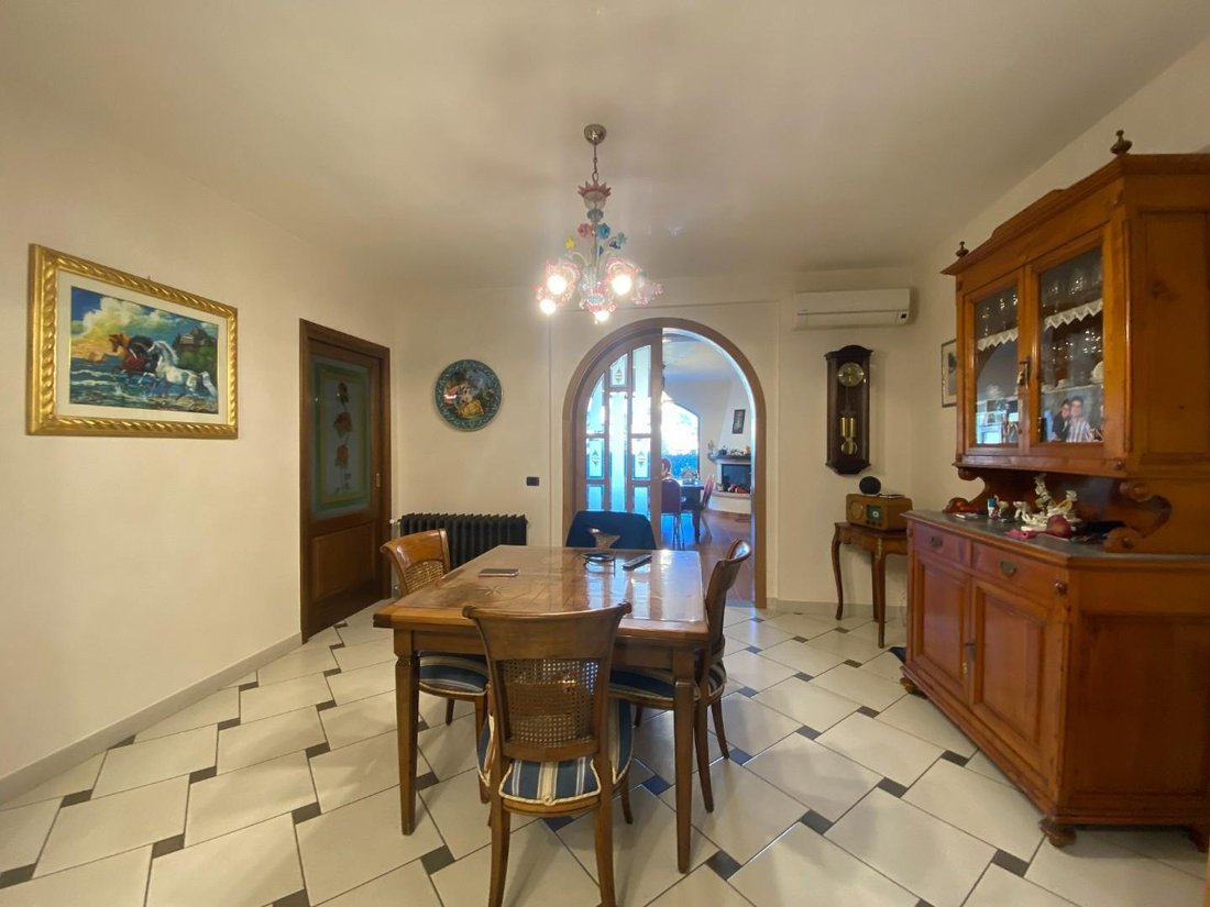 Villa in Poggio a Caiano, Tuscany, Italy 4 - 15337245