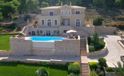 Villa in Koinotita Kranidiou, Kranidi, Greece 1