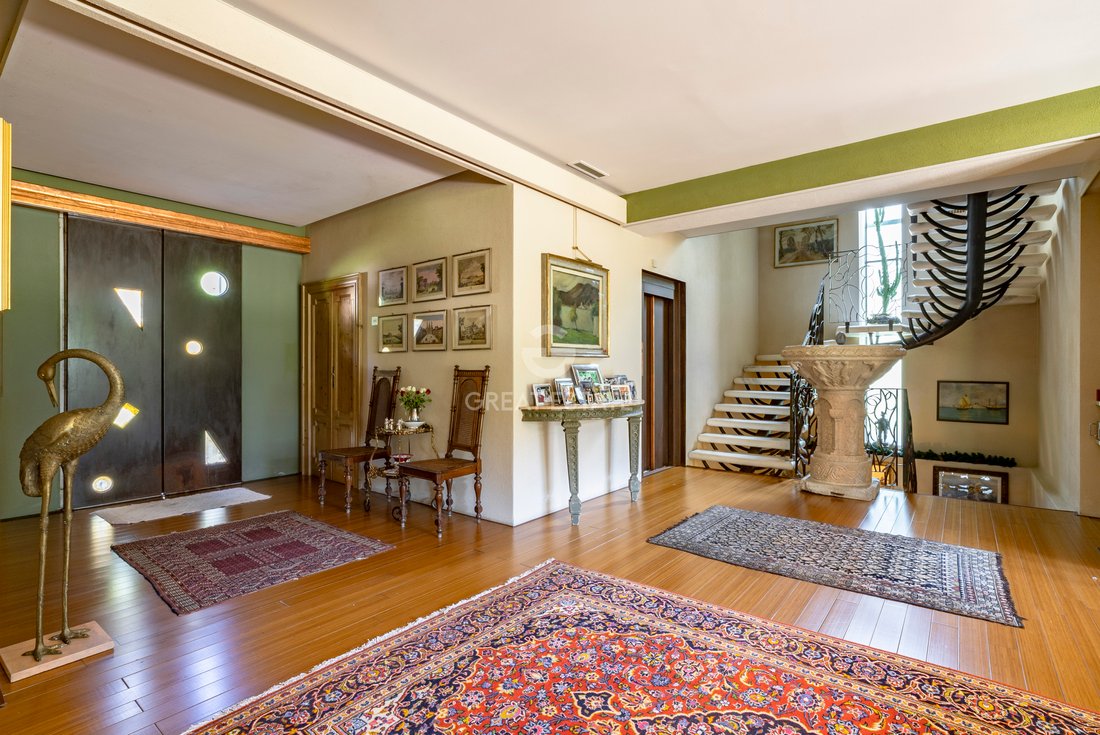 Villa in Lenno, Lombardy, Italy 2 - 15336559