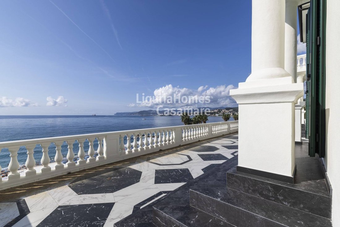 Villa in Albisola Superiore, Liguria, Italy 1 - 12796172