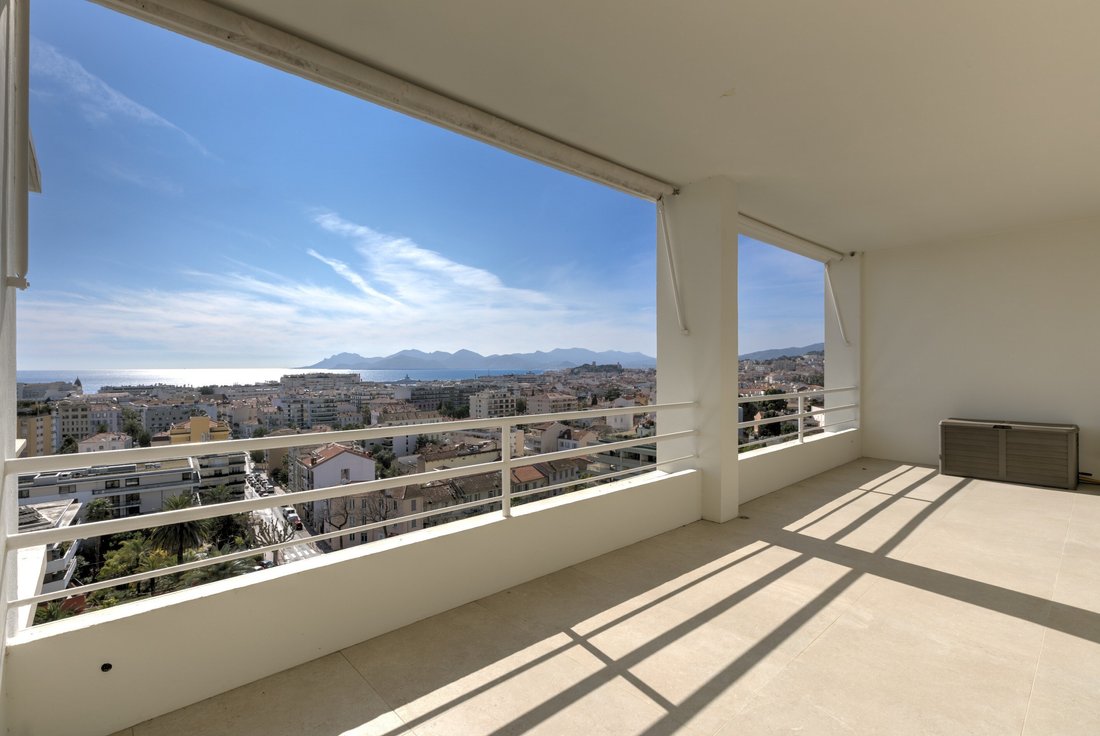 Apartment in Saint Nicolas, Cannes, France 4 - 15340564